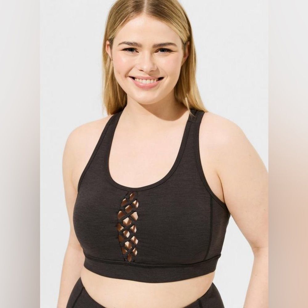 Torrid Low Impact Wireless Cross-Front Sports Bra, 4